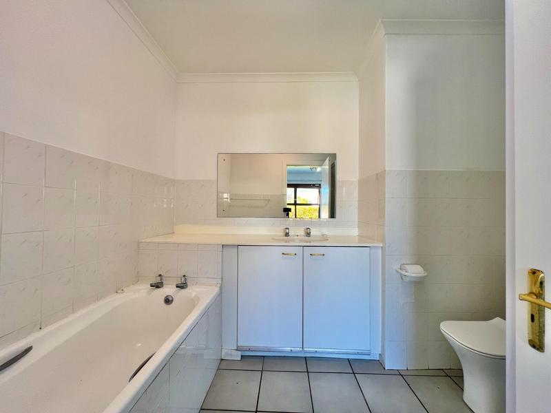 3 Bedroom Property for Sale in Beach Estate Western Cape